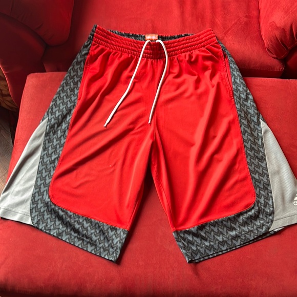 Adidas basketball shorts - Picture 2 of 5
